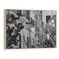 Obraz w ramie 100x70 - Nadmorska Uliczka - czarno białe zdjecie, uliczka w nadmorskim mieście - rama drewno