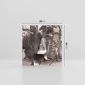 Obraz na płótnie 60x60 - Dźwięki Minionej Ery - postarzona fotografia retro, podarta fotografia