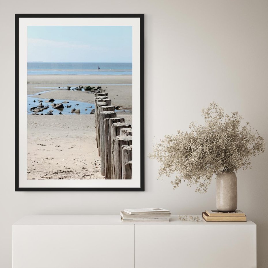 Plakat w ramie 40x50 - Fale na falochronie nad morzem - morze, falochron - rama czarna