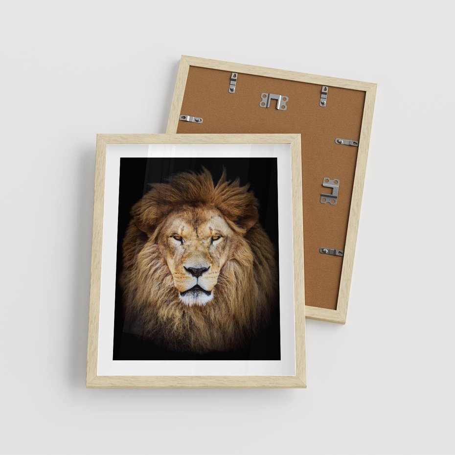 Plakat w ramie 40x50 - Król zwierząt w majestatycznym stylu - lew, król - rama drewno