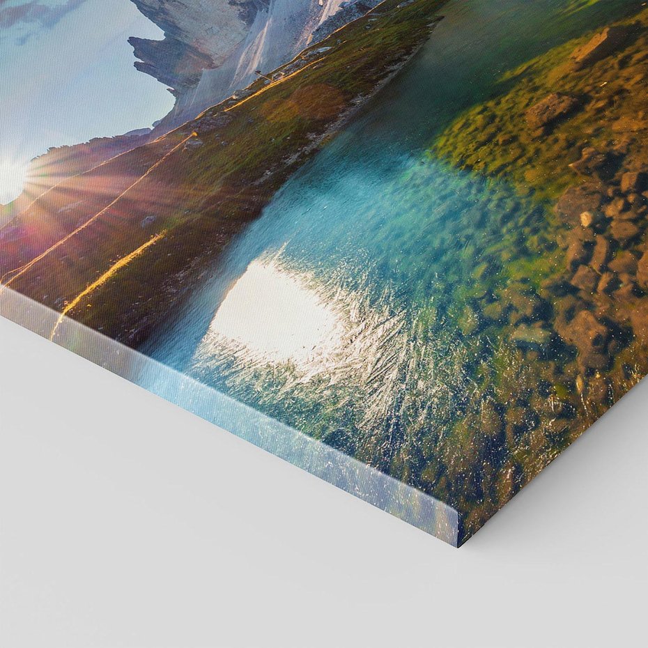 Obraz na płótnie 30x30 - Jezioro wśród majestatycznych gór - jezioro, góry