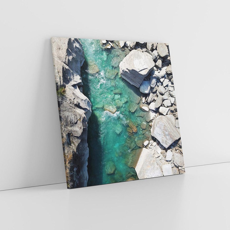 Obraz na płótnie 70x70 - Spotkanie natury i siły - rzeka, skały