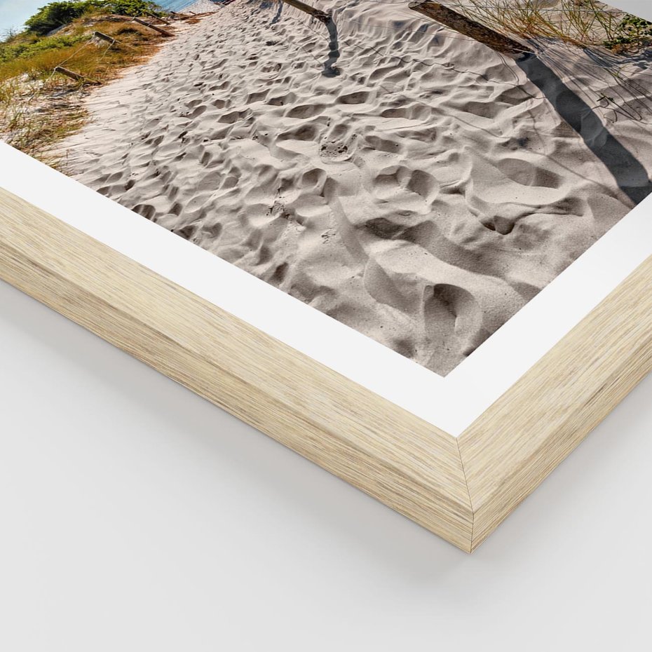 Plakat w ramie 50x70 - Mewy nad Morzem - plaża, mewy - rama drewno