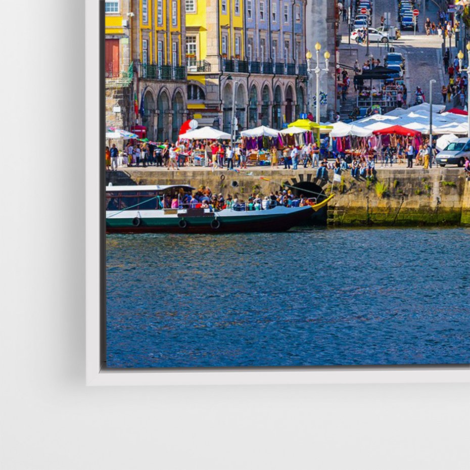 Obraz w ramie 80x120 - Kolorowa Przystań - nadmorskie miasto, kolorowe budynki - rama biała