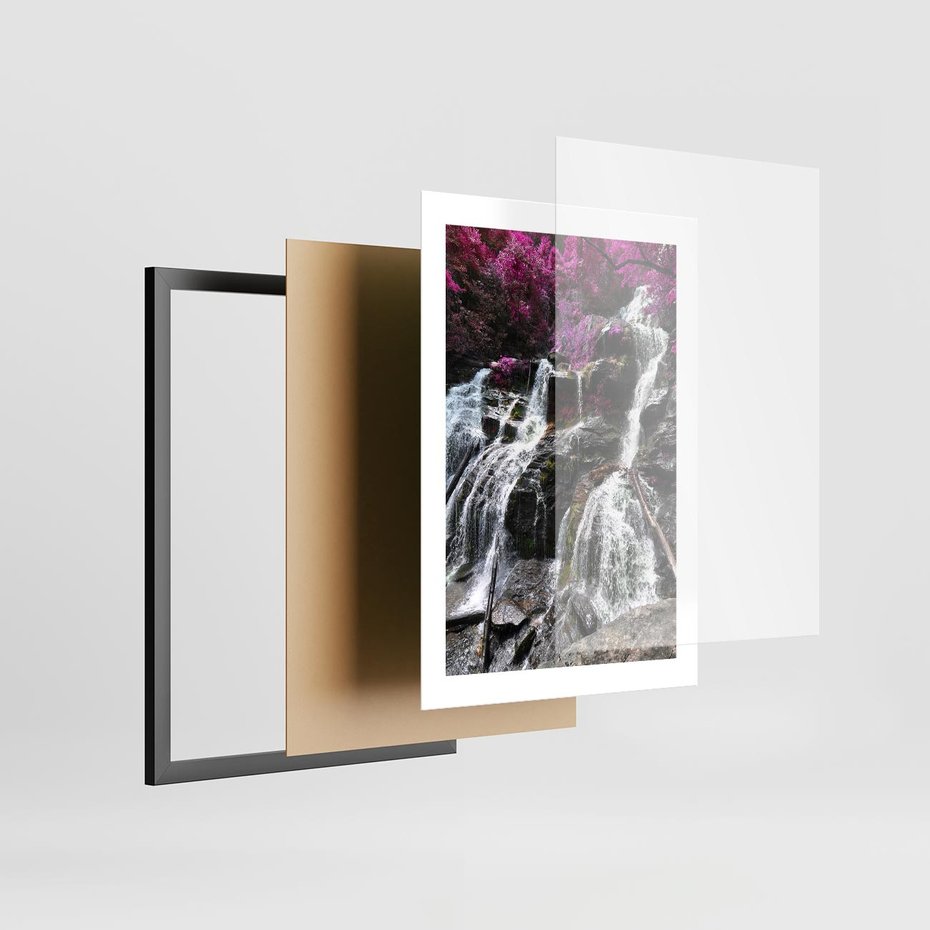 Plakat w ramie 30x40 - Wodospad wśród majestatycznych gór - wodospad, góry - rama czarna