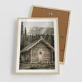 Plakat w ramie 50x70 - Urok Drewnianej Chatki w Górach - chatka w górach, drewniany domek - rama drewno