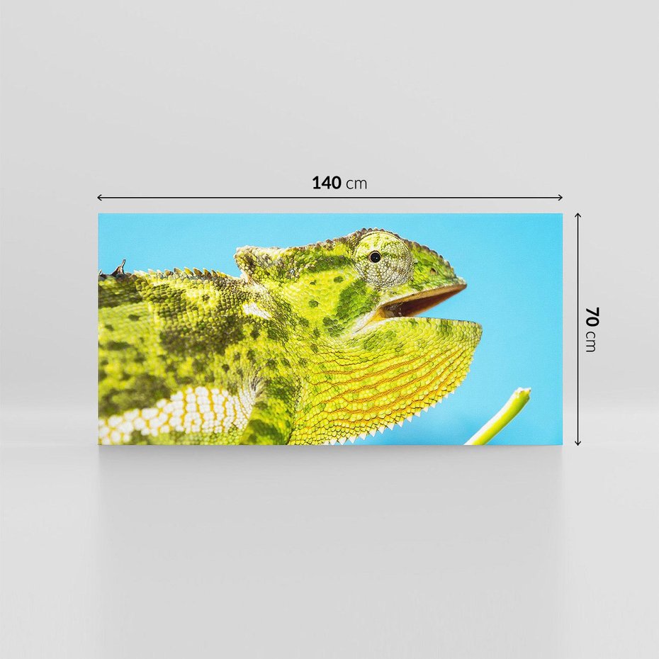 Obraz na płótnie 140x70 - Kameleon w swoim świecie - kameleon, jaszczurka