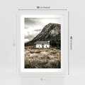 Plakat w ramie 30x40 - Biały Domek w Sepii: Wiejski Urok - domek w górach, kolory sepii - rama biała