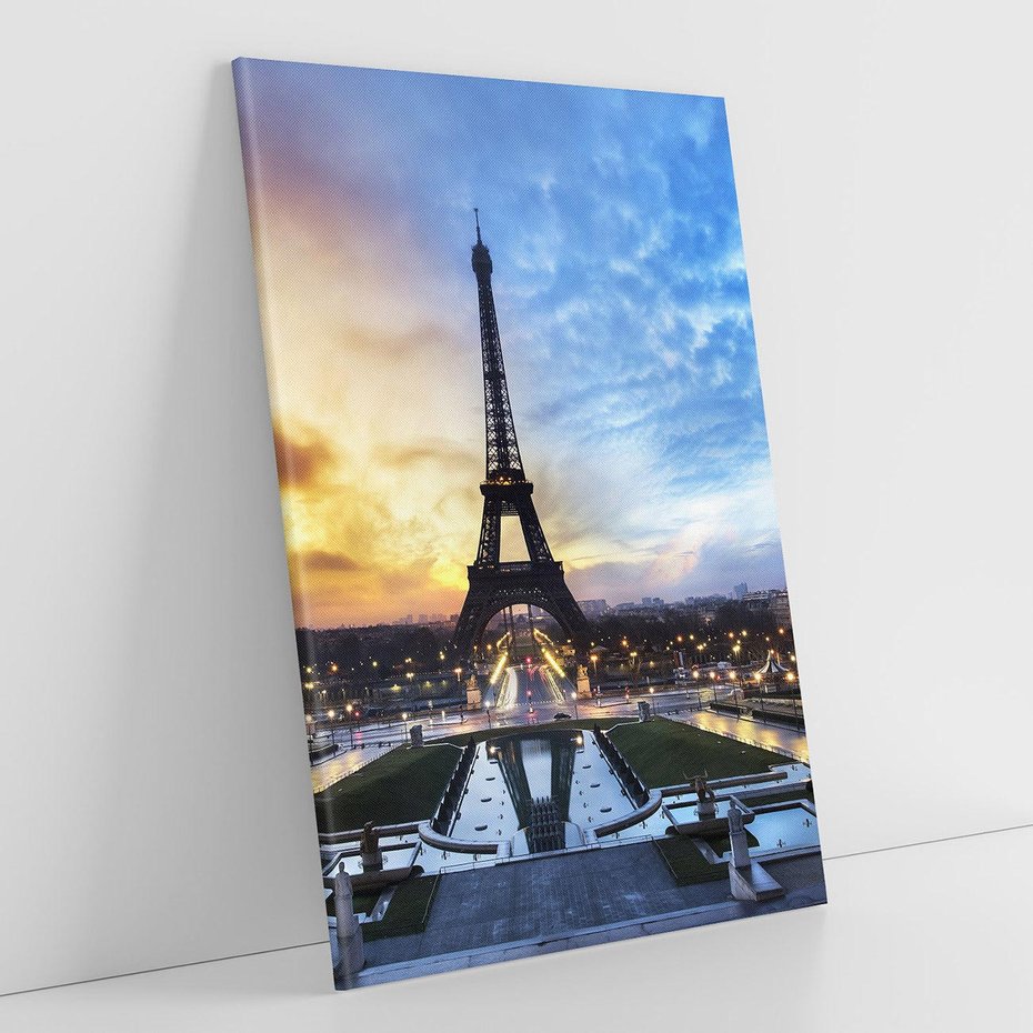 Obraz na płótnie 50x70 - Romantyczny Paryż - Wieża Eiffla w blasku - Paryż, Wieża