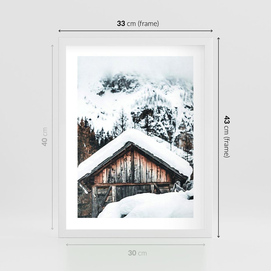 Plakat w ramie 30x40 - Domek w Górach w Białym Odcieniu - zima, domek w górach - rama biała
