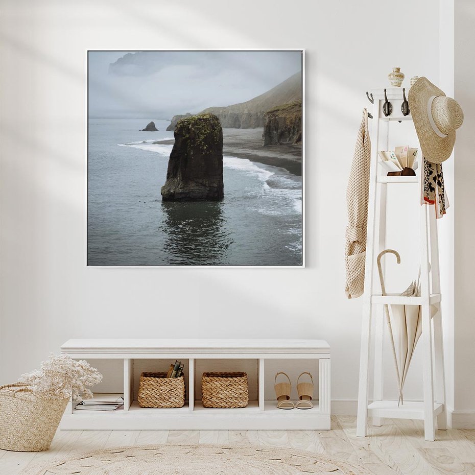 Obraz w ramie 80x80 - Mistyczna Aura - morze, mgła - rama biała