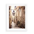 Plakat w ramie 50x70 - mistyczna podróż - uliczka, perspektywa - rama biała