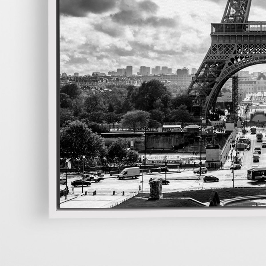 Obraz w ramie 80x120 - Wieża Eiffla - czarno białe zdjecie, wieża eiffla - rama biała