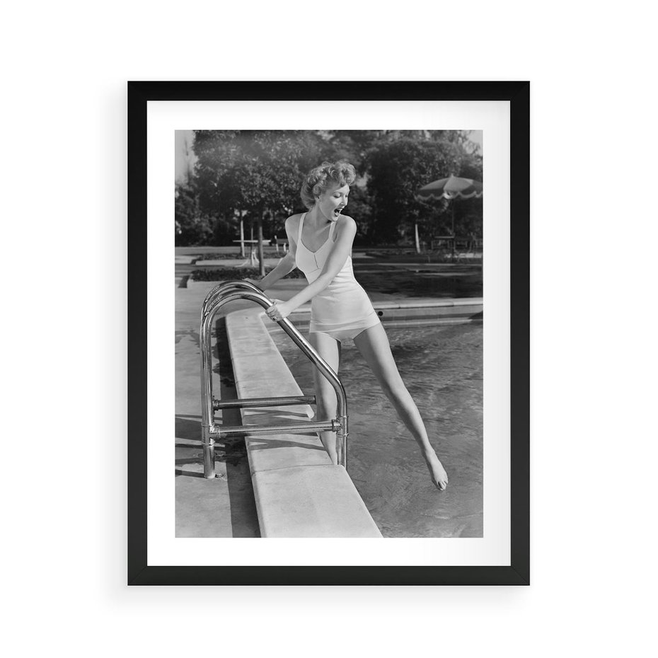 Plakat w ramie 40x50 - Retro Basen - retro zdjęcie, czarno białe - rama czarna