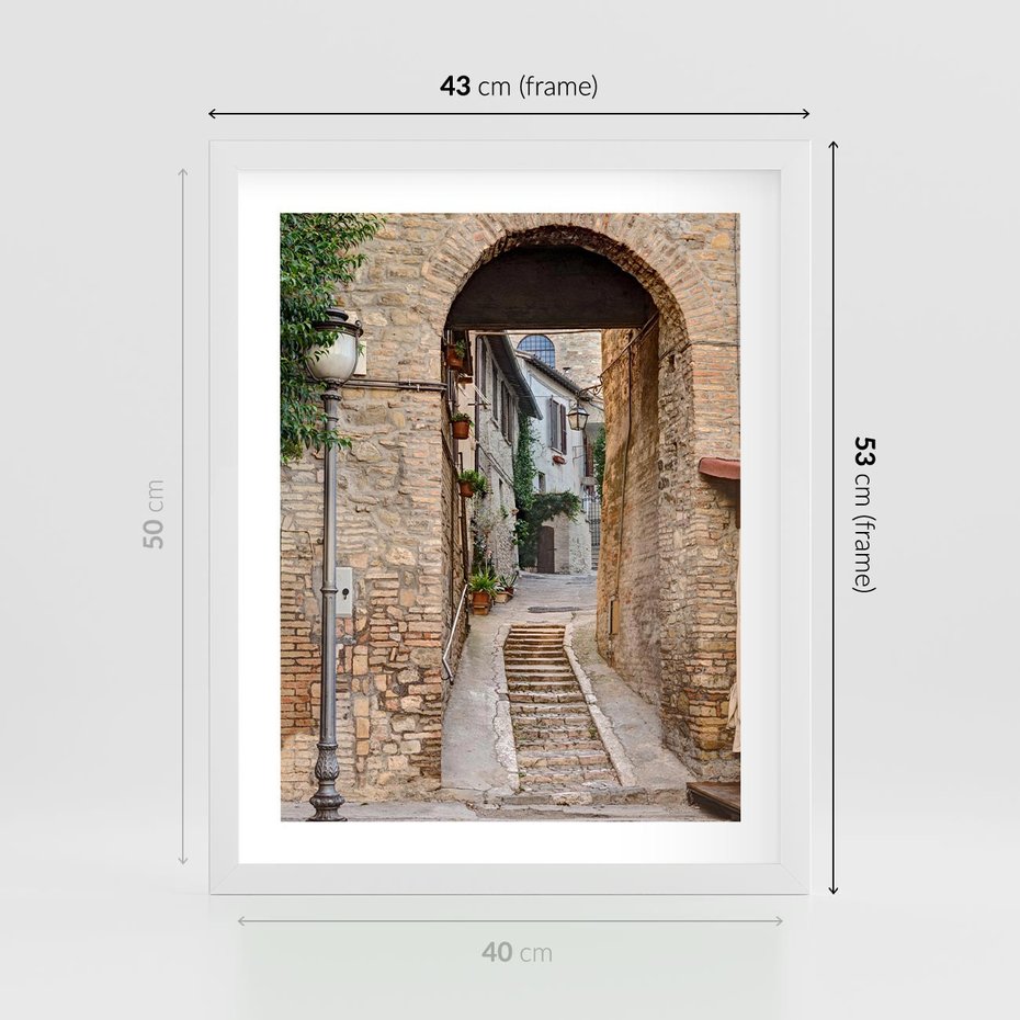 Plakat w ramie 40x50 - Klimatyczna Uliczka w Grecji - uliczka, Grecja - rama biała