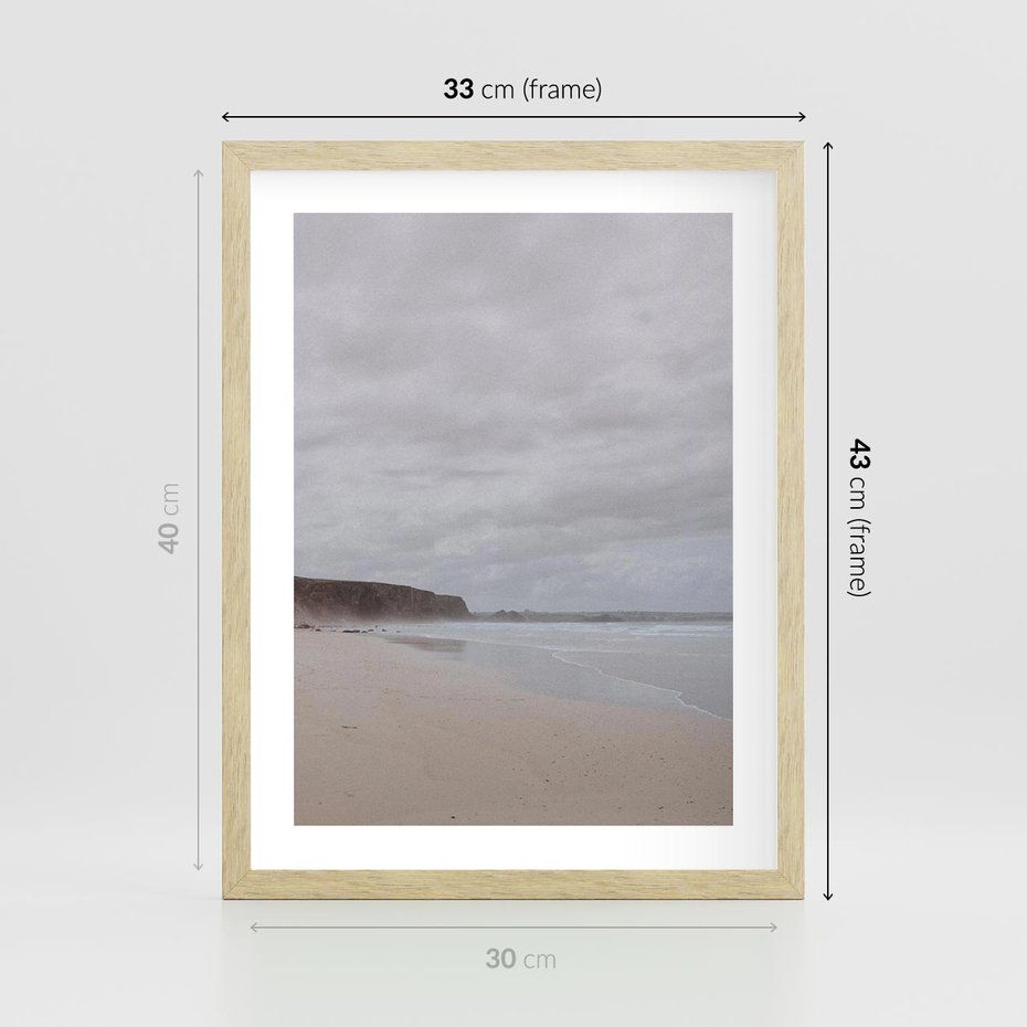 Plakat w ramie 30x40 - Mglista plaża - plaża, mgła - rama drewno