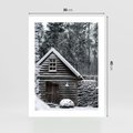 Plakat bez ramy 30x40 - Zaklęta Zima - domek w lesie, śnieg