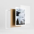 Plakat w ramie 50x70 - Zimowa Magia Gór: Śnieżne Szczyty - grajobraz górski, zima - rama biała