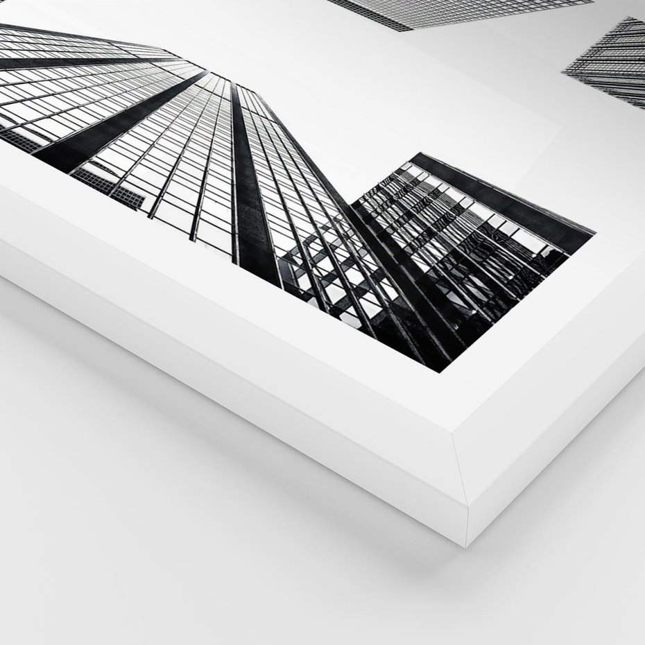 Plakat w ramie 50x70 - Architektoniczna Symetria - architektura, wysoki wieżowiec - rama biała