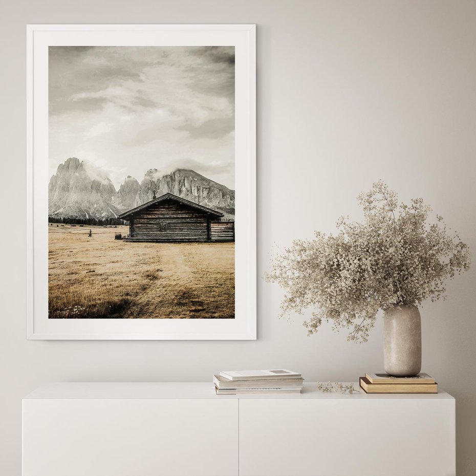 Plakat w ramie 30x40 - Surowa Przestrzeń i Górski Ustronny Azyl - chatka w górach, góry - rama biała