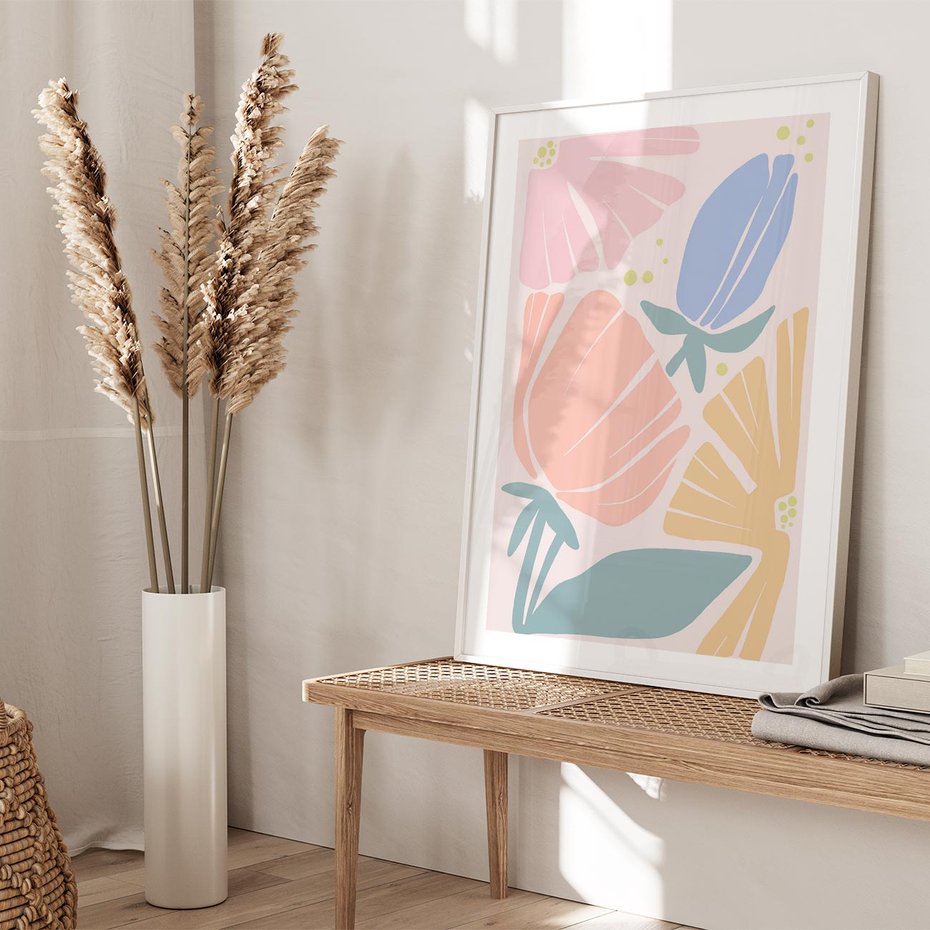 Plakat w ramie 50x70 - Rozkwitające Harmonie Natury - pastelowe kwiaty, na beżowym tle - rama biała