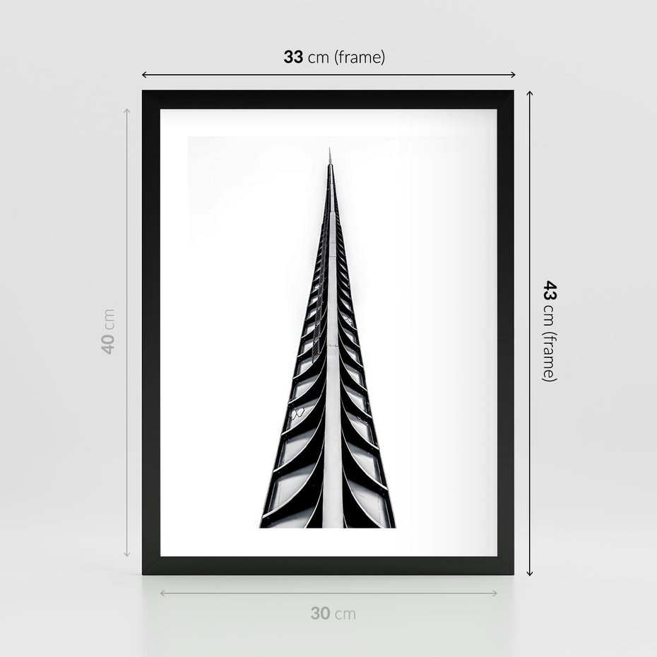 Plakat w ramie 30x40 - Majestatyczna Architektura - wysoki, strzelisty wieżowiec - rama czarna