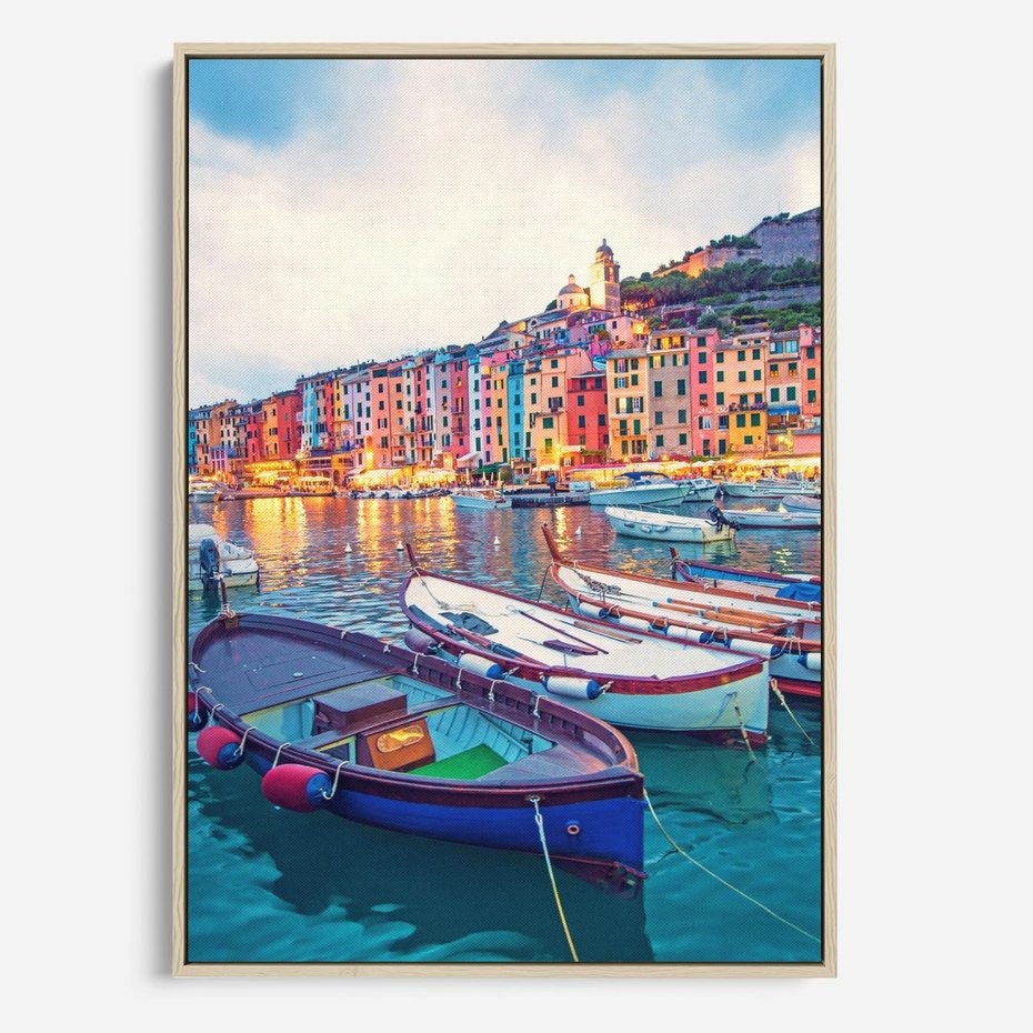 Obraz w ramie 50x70 - Tańczące kolory zachodu - nadmorskie kolorowe miast, kolorowe budynki na brzegu - rama drewno