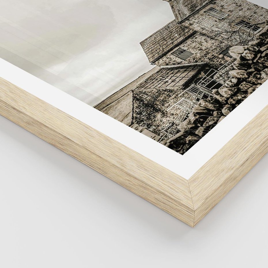 Plakat w ramie 30x40 - Kamienny Dom w Odcieniach Sepii - stary kamienny dom, odcienie sepii - rama drewno