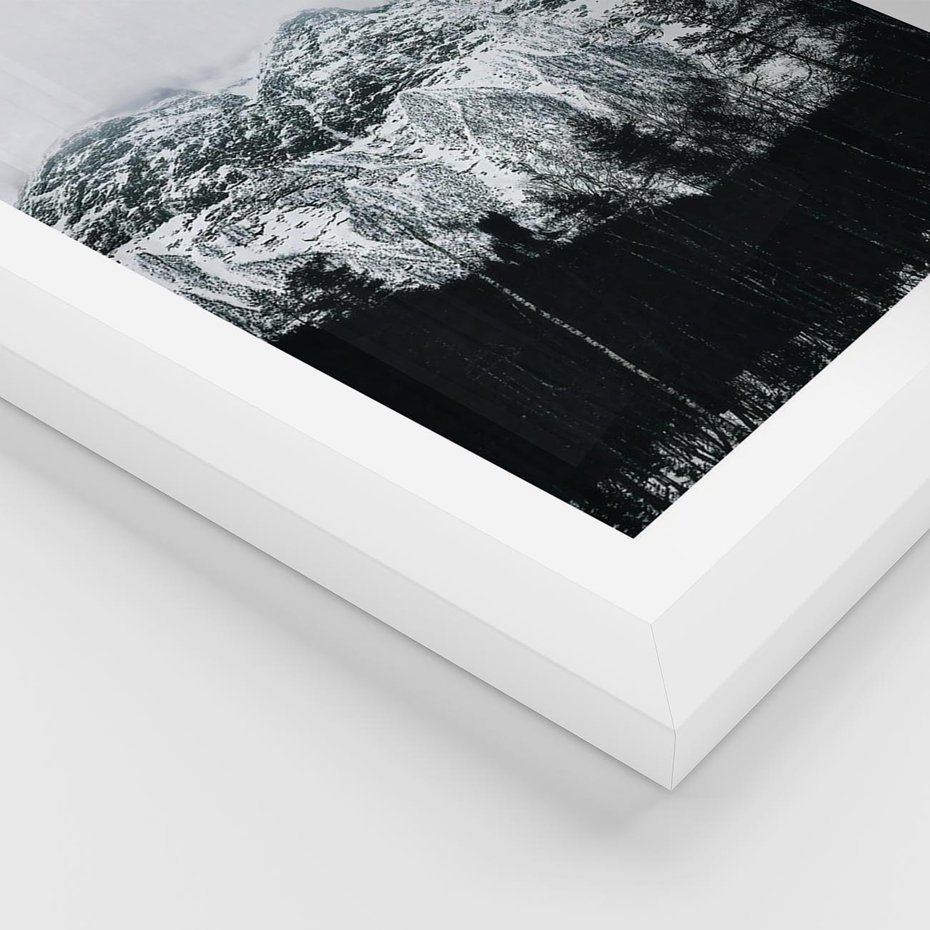 Plakat w ramie 30x40 - Zimowe Uroki Gór - góry ośnieżone, krajobraz górski - rama biała