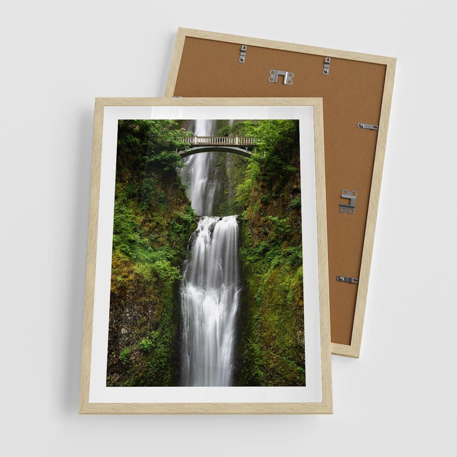 Plakat w ramie 50x70 - Siła i Urok Natury - wodospad, las - rama drewno