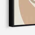 Obraz w ramie 50x50 - Beżowa Synergia - beżowa abstrakcyjna kompozycja, czarny akcent - rama czarna