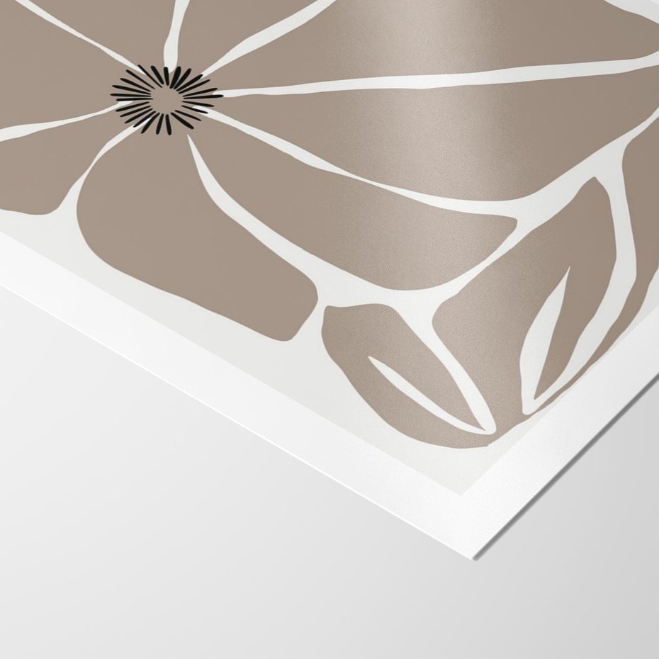 Plakat bez ramy 40x50 - Złudne Zmysły - abstrakcyjny kwiat, beże i brązy