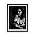 Plakat w ramie 50x70 - Piękno kobiecego aktu uchwycone - kobieta, akt - rama czarna