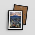 Plakat w ramie 30x40 - Miasto na Górnym Horyzoncie - miasto, góry - rama czarna