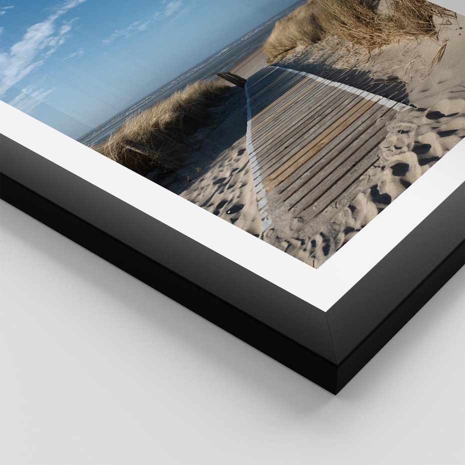 Plakat w ramie 30x40 - Boho na Plaży - plaża, pomost - rama czarna