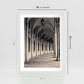 Plakat w ramie 30x40 - Kolumny Elegancji - architektura, kolumny - rama biała