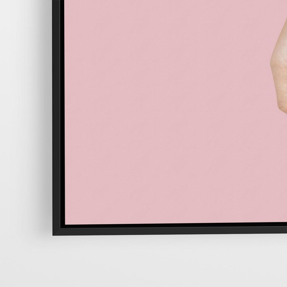 Obraz w ramie 70x50 - Miłość na Dłoniach - zdjęcie, dłonie trzymają ulepione tęczowe serce - rama czarna