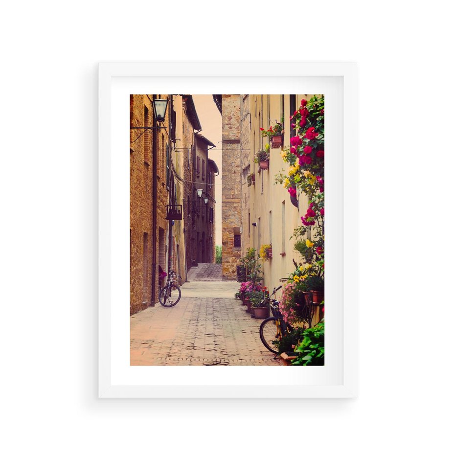 Plakat w ramie 30x40 - Rowerowa przygoda w uliczkach pełnych perspektywy - uliczka, perspektywa - rama biała