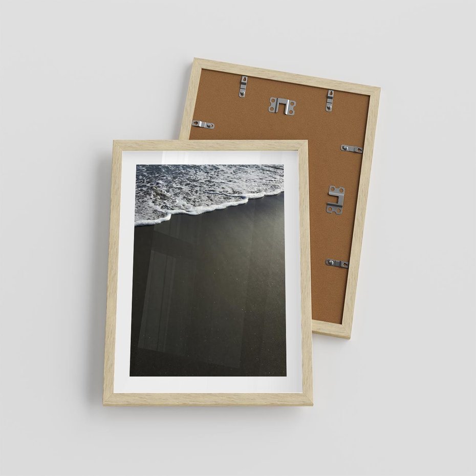 Plakat w ramie 30x40 - Morskie Fale na Plaży - plaża, morskie fale omywają piasek - rama drewno