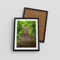 Plakat w ramie 30x40 - Magia Leśnej Ścieżki - ścieżka, w lesie - rama czarna