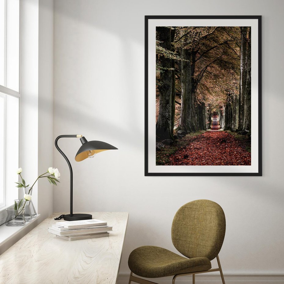 Plakat bez ramy 21x30 - Spacer po Leśnej Drodze - ścieżka w lesie, jesień suche liście