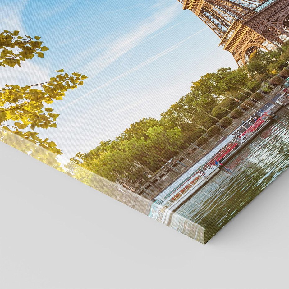 Obraz na płótnie 40x40 - Romantyczny Paryż pod Wieżą Eiffla - Paryż, Wieża