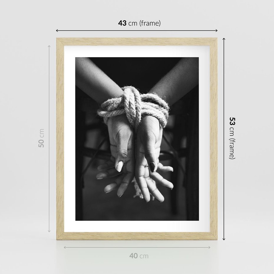 Plakat w ramie 40x50 - Splątane Uczucia - czarno biała fotografia, artystyczna - rama drewno