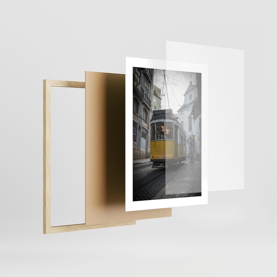 Plakat w ramie 30x40 - Urok tramwajów Lizbony - tramwaj, Lizbona - rama drewno
