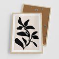 Plakat w ramie 50x70 - Wibracje Akwarelowych Ścieżek - abstrakcyjny minimalistyczna kwiat, czarno biały plakat - rama drewno