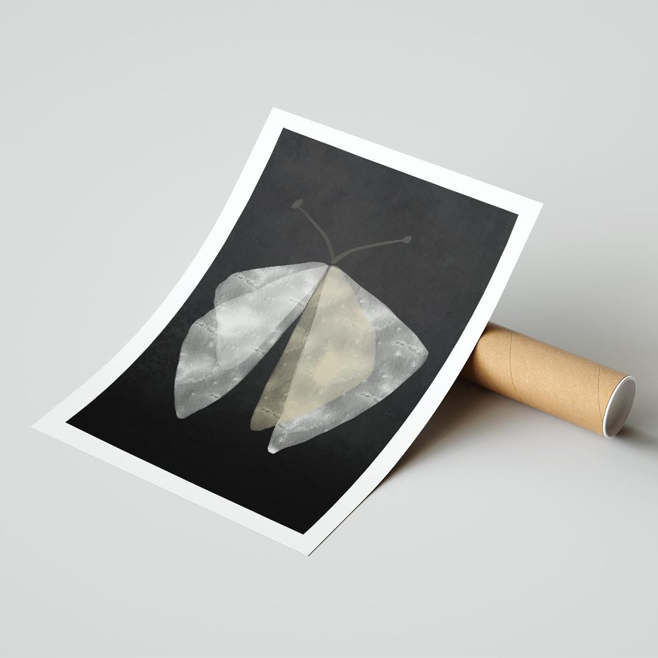 Plakat bez ramy 21x30 - Obce Powidoki - abstrakcyjna ćma, mroczna atmosfera