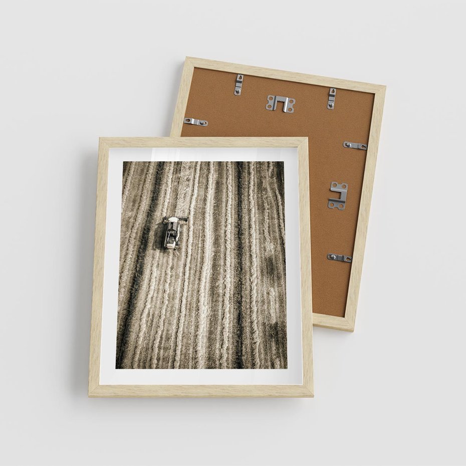 Plakat w ramie 40x50 - Sepia na Polu - kombajn, pole - rama drewno