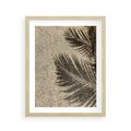 Plakat w ramie 40x50 - Plażowa Idylla - palma, cień na piasku - rama drewno