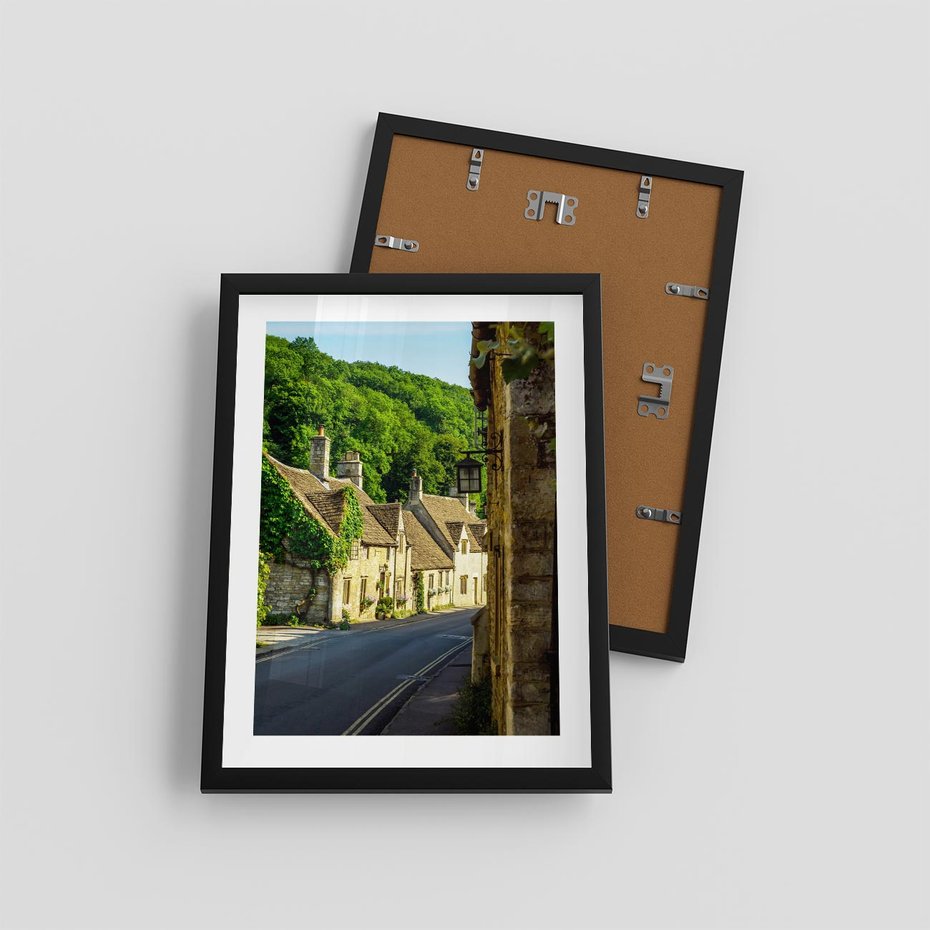 Plakat w ramie 30x40 - Odkryj tajemnice miasta - uliczka, perspektywa - rama czarna