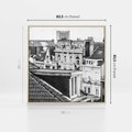 Obraz w ramie 80x80 - Miasto w Retro Odsłonie - fotografia czarno biała, ujęcie na dachy wielkiego miasta - rama drewno